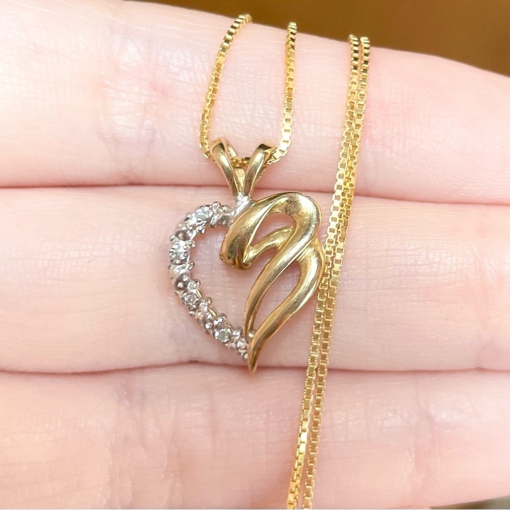 10k diamond paved heart swirl filigree solid yellow gold dainty pendant​​​​​​​​ - Picture 5 of 10